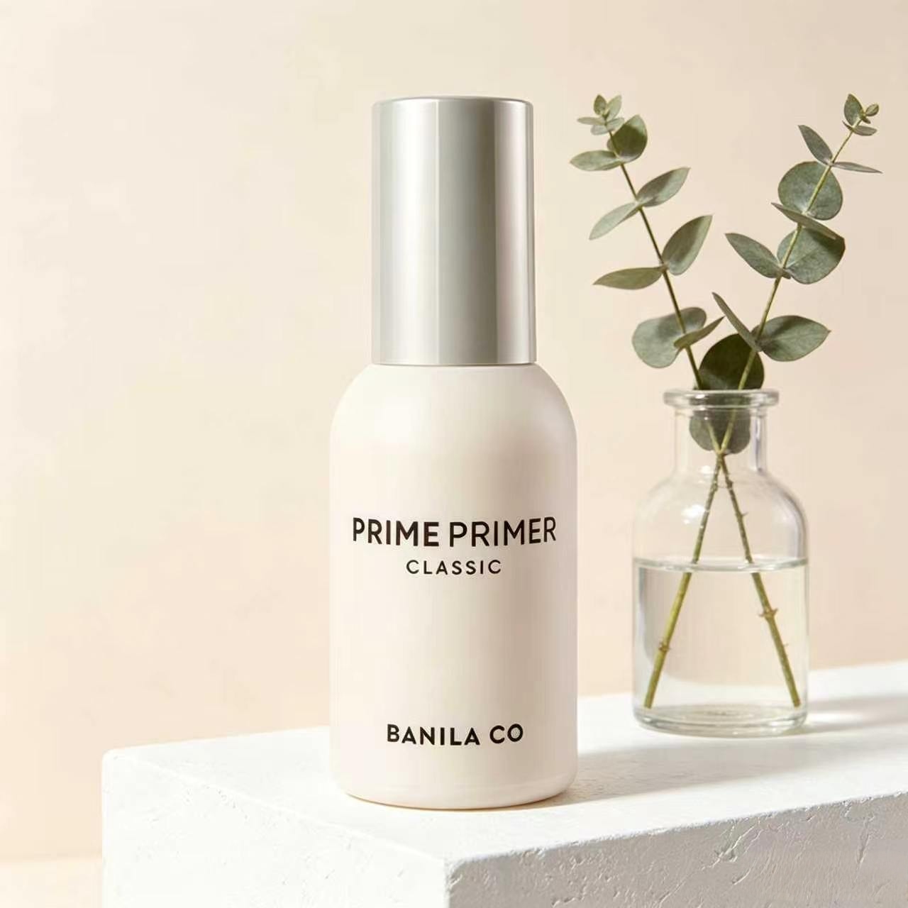 Banila Co Prime Primer Classic 30ml Primer Fills Pores. Reduce Blemishes on the Skin. Makes the Skin Smooth and Beautiful. Creates a Smooth Surface before Applying Makeup. Controls Oil at the Surface Level. Helps the Foundation Apply Smoothly and Last Lon ราคา 466 บาท*ส่งฟรี