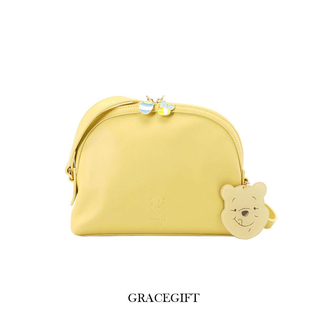 กระเป๋าเป้สะพายหลัง นักเรียน ผู้หญิง วัยรุ่น โคราช  พร้อมส่ง  Winnie the Pooh acrylic charm domed satchel bag