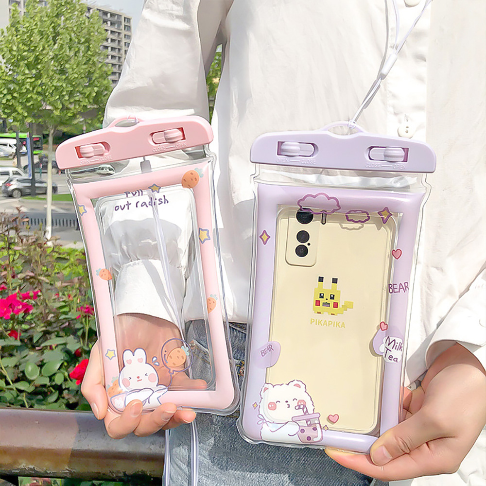 ซองมือถือกันน้ำ รุ่นใหม่ มีสายห้อยคอ ซองกันน้ำโทรศัพท์ ลายการ์ตูน สําหรับว่ายน้ํา สงกรานต์ ซองใส่มือถือกันน้ำ - ยี่ห้อ AKABEILA ราคา 29 บาท*ส่งฟรี