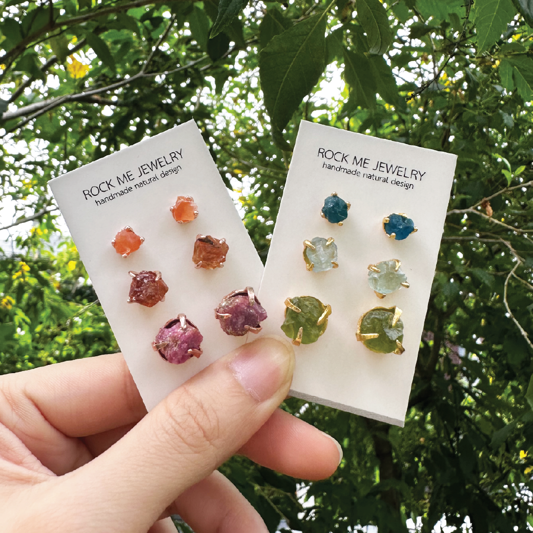Rock Me Jewelry, Stone Earring Set, Brass Earrings Decorated with Gemstones. ราคา 990 บาท*ส่งฟรี