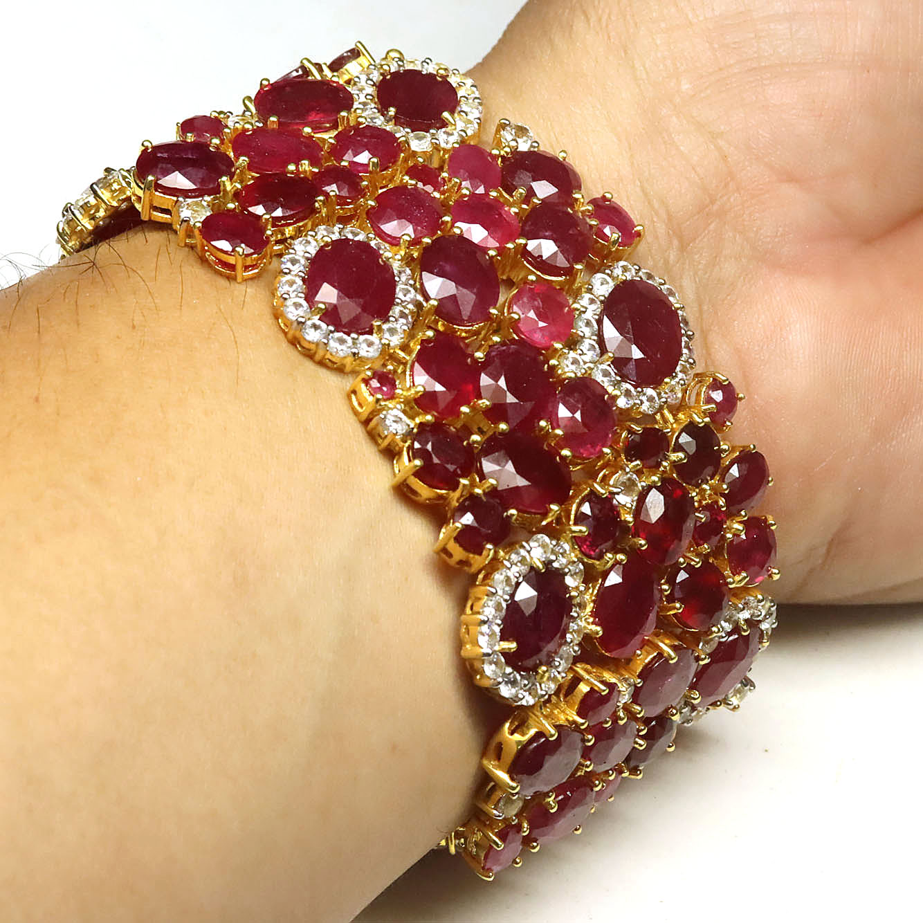 สร้อยข้อมือพลอยแท้ ทับทิม สีแดง เกรดสวย และ เพทาย-ขาว เงินแท้ 925 ชุบทอง18k