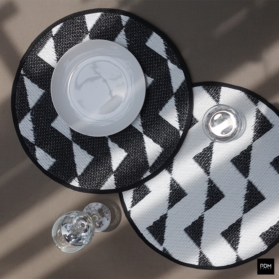 PDM Karava Place Mat (ที่รองจาน) เสื่อรองจาน ลาย Stride (Round) ขนาด 36 cm. แบบกลม ราคา 1,100 บาท*ส่งฟรี