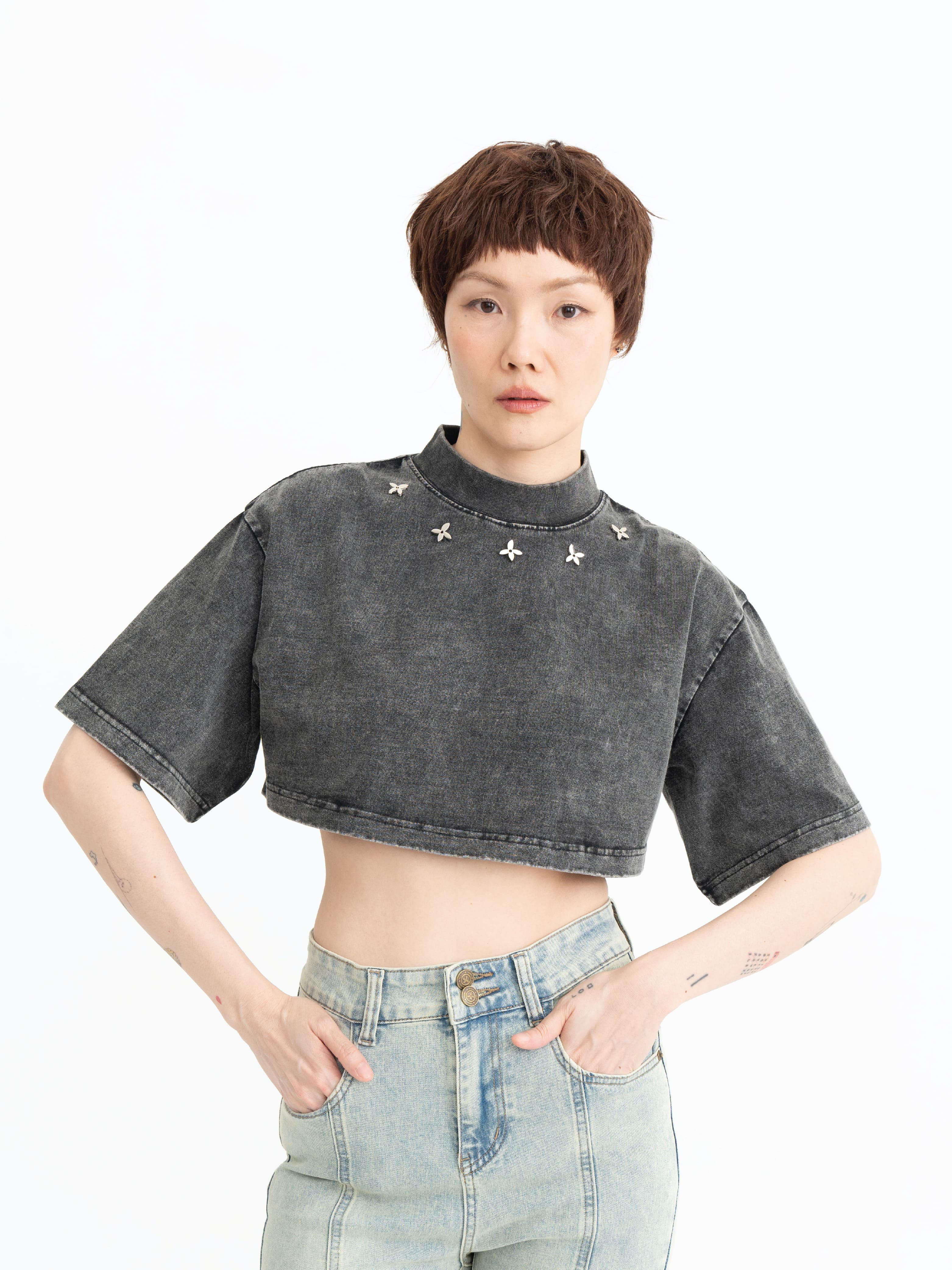 Pania Ixora Crop Tee in Acid Wash Black ราคา 1,750 บาท*ส่งฟรี