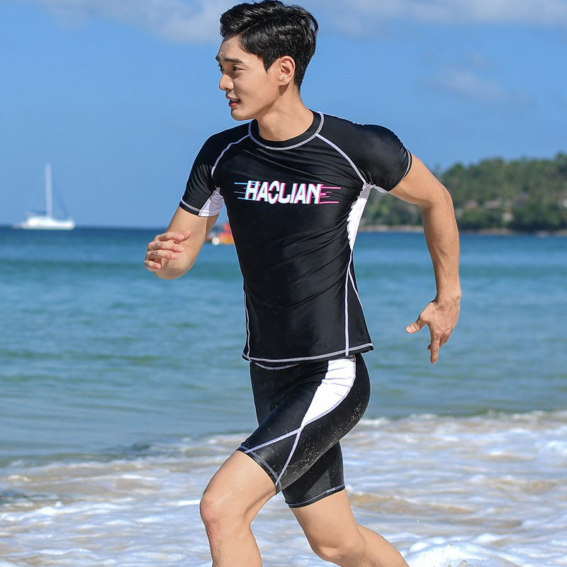 ชุดว่ายน้ำชาย （2 ชิ้น） แฟชั่นสไตล์เกาหลีแขนยาวบุรุษป้องกันแสงแดดชุดว่ายน้ำแขนสั้นแยกชุดว่ายน้ำ