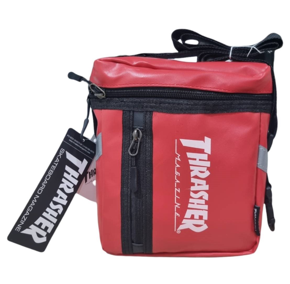 THRASHER กระเป๋าสะพายข้าง กระเป๋าคาดอก กระเป๋าแฟชั่น สีดำและสีแดง