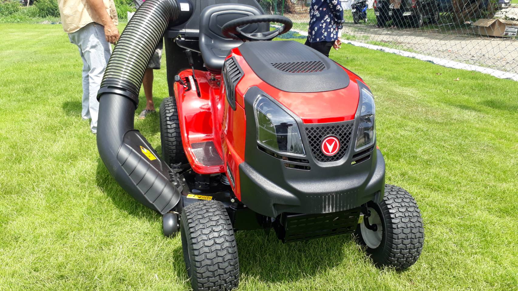 รถตัดหญ้านั่งขับ ROVER19HP นำเข้าจากอเมริกา รับประกัน 1 ปี ฟรีค่าจัดส่ง ราคา 124,500 บาท*ส่งฟรี