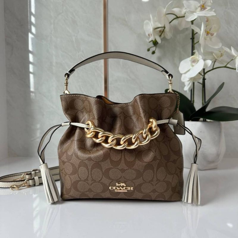 กระเป๋าสะพายข้าง ของแท้ Coach CE554 กระเป๋าผู้หญิง กระเป๋าถัง ราคา 6,990 บาท*ส่งฟรี
