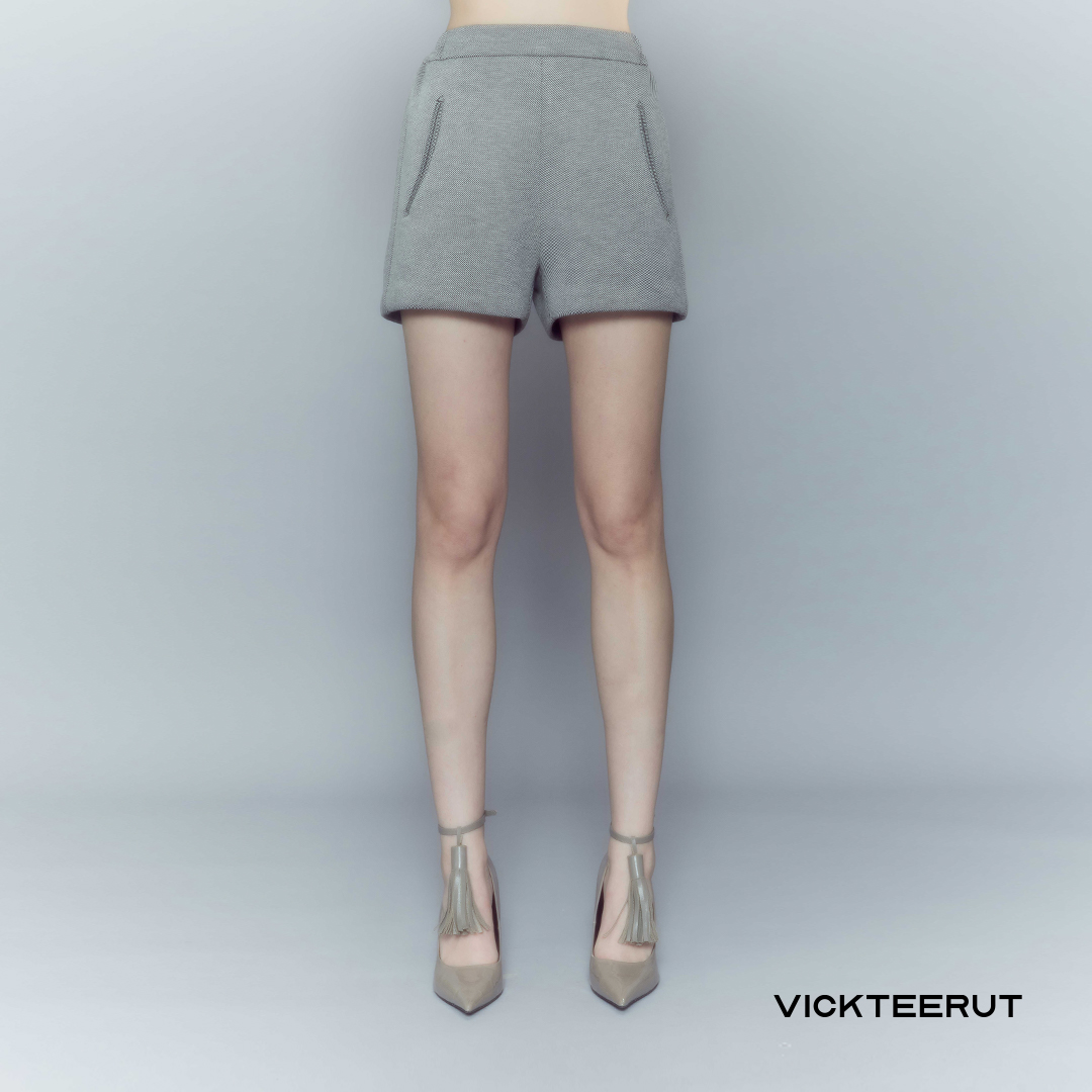 VICKTEERUT (ราคาปกติ 5,650-.) Shorts with Elastic Waistband กางเกงขาสั้น ขอบเอว ยางยืด ราคา 2,260 บาท*ส่งฟรี