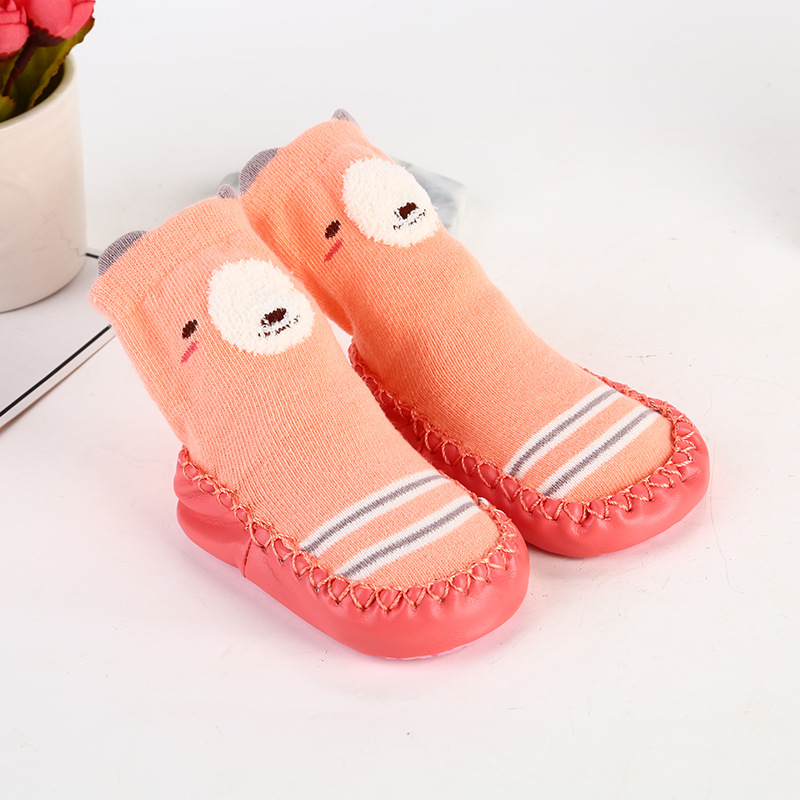 ถุงเท้าเด็กหัดเดินทารกเด็กแรกเกิดชายหญิง พื้นกันลื่น รองเท้าเด็ก ลายการ์ตูนสัตว์น่ารัก ด้านล่างน่มผ้าฝ้าย สำหรับ1-3ปี