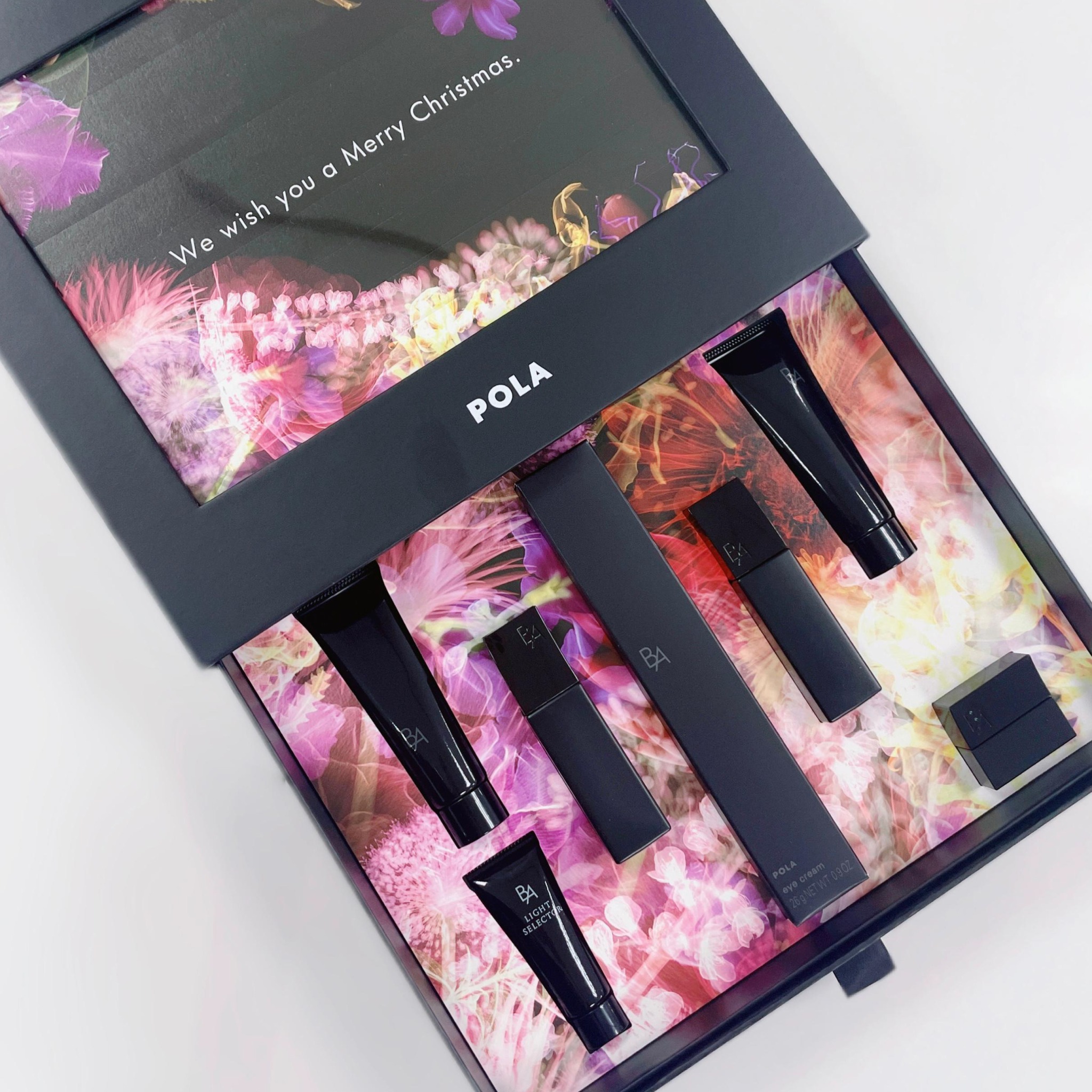 POLA ของแท้ B.A Eye Zone Cream Christmas Collection ครีมรอบดวงตาที่สร้างสมรรถภาพการทำงานของกล้ามเนื้อหลับตาจากการเมื่อยล้าให้แข็งแรงขึ้น ราคา 4,350 บาท*ส่งฟรี