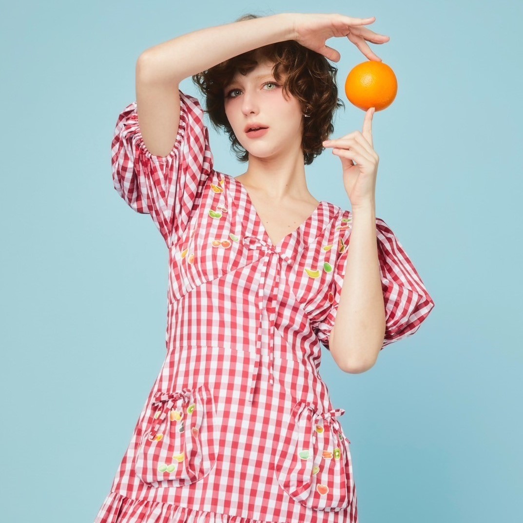 Tohns Fruit Printed Puff Sleeve Dress, a Doll Sleeve Dress with a Short Dress Shape Design That Adds Cuteness and Brightness. ราคา 4,000 บาท*ส่งฟรี