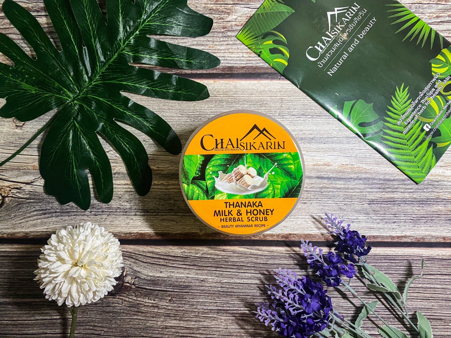 Chaisikarin chasikarin herbal scrub with Tanaka + Milk + honey (Burmese girl's skin) 300g ราคา 420 บาท*ส่งฟรี