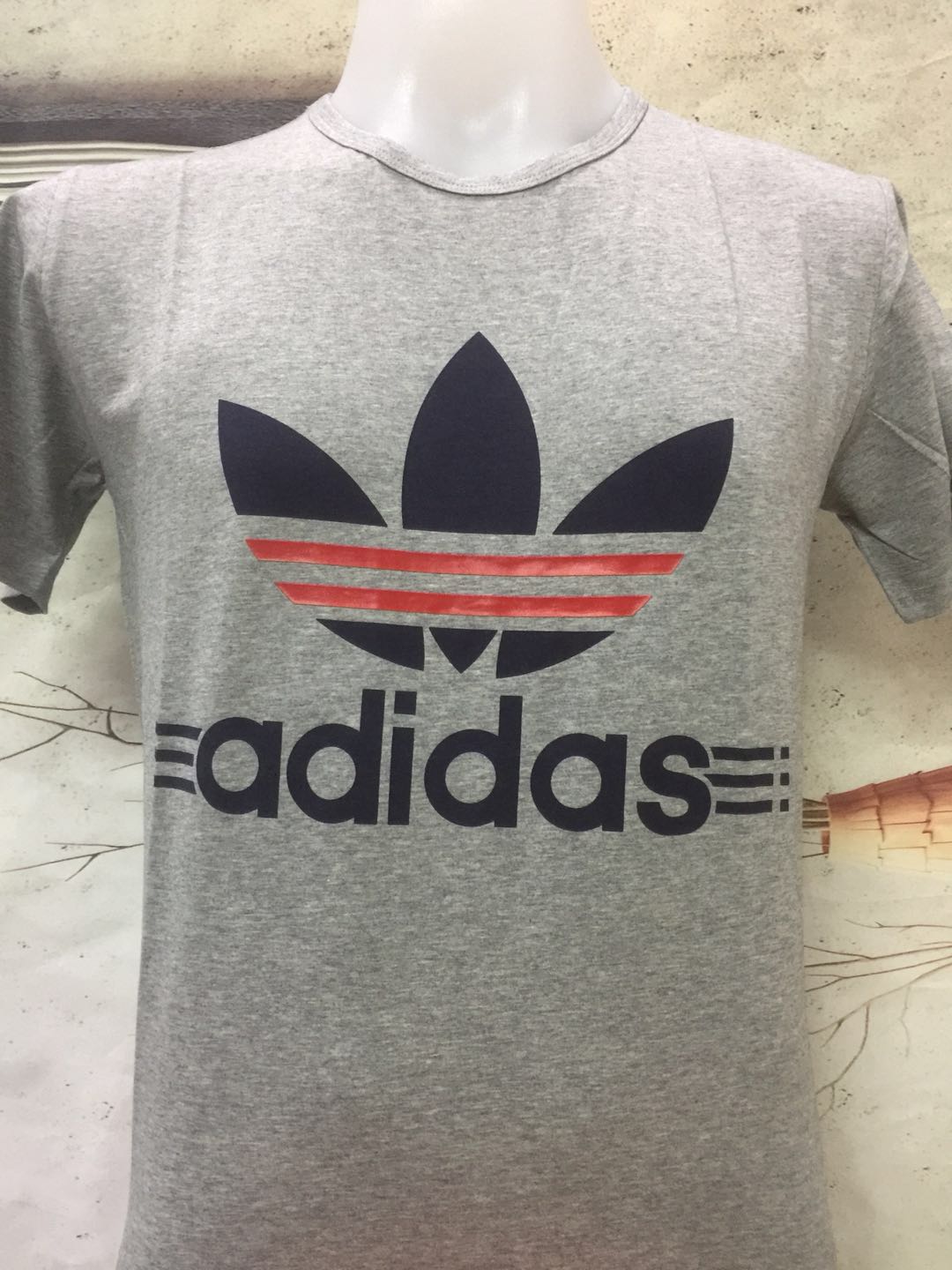 Adidas เสื้อแขนสั้น Fashion Men Casual T-shirt เนื้อผ้าดีมาก ส่งเร็ว ถูกใจมากค่ะ