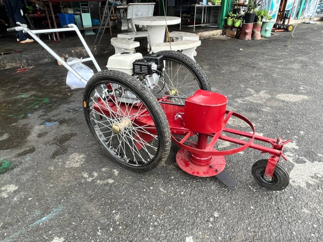 รถเข็นตัดหญ้าแบบ 2ล้อและ 3ล้อ รถเข็นเปล่า /และประกอบติดเครื่องยนต์ Honda GX160 แท้ พร้อมใช้งาน (ประกัน 1ปี)**อ่านรายละเอียดก่อนการสั่งซื้อมีทั้งรถเปล่าและติดเครื่อง ติดต่อร้านค้าก่อนสั่งซื้อ ราคา 14,689 บาท*ส่งฟรี