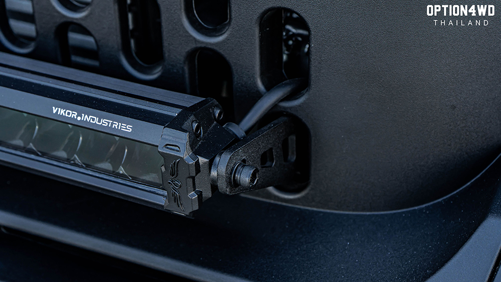 ไฟ LED LIGHT BAR 32 นิ้ว พร้อมขาจับไฟไลท์บาร์ กระจังรถยนต์ สำหรับ TOYOTA HILUX CHAMP IMV-0 (ไฟยาว+ขาจับ) ราคา 16,962 บาท*ส่งฟรี