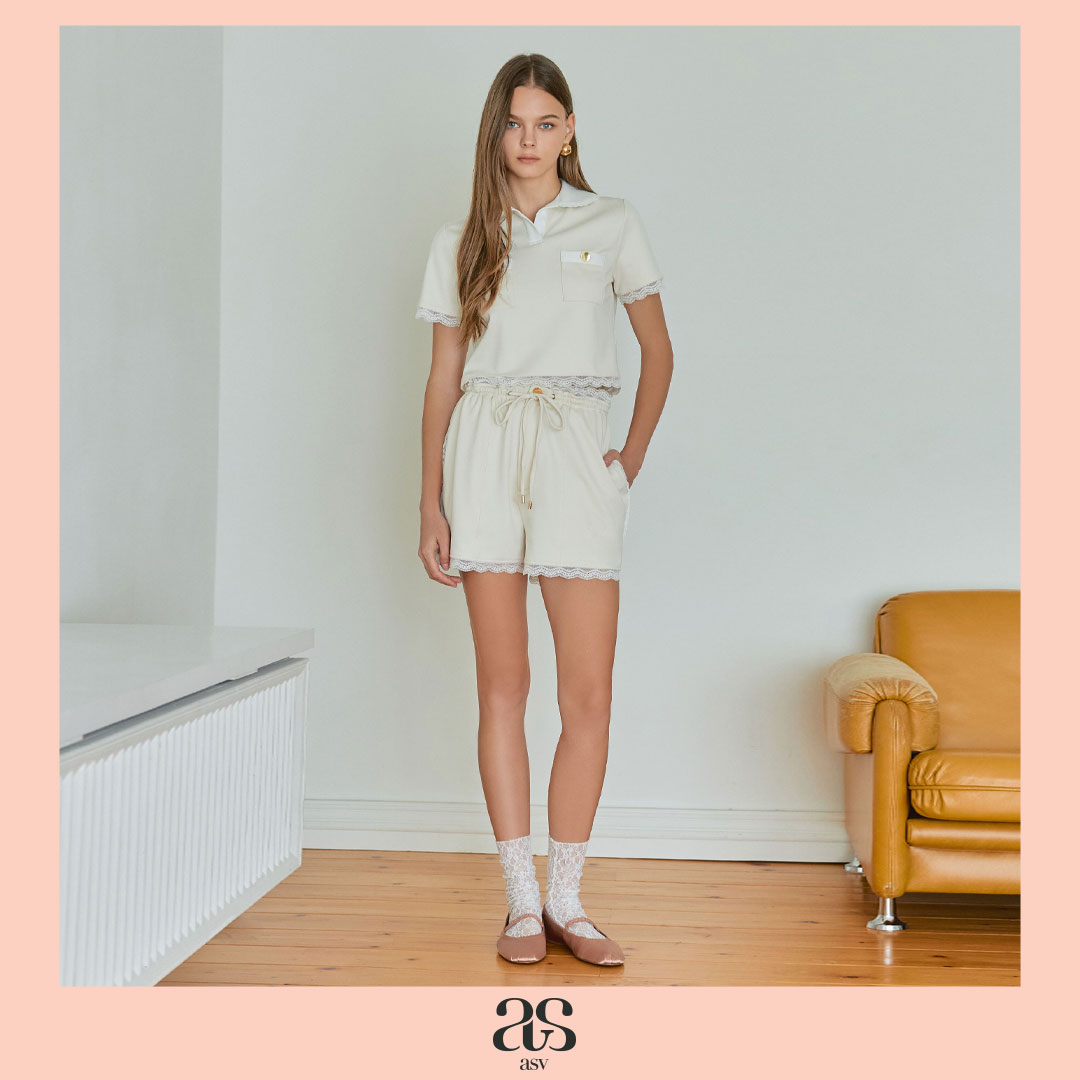 [asv pf25] Cady Shorts กางเกงผู้หญิง ผ้ายืด ขาสั้น ขอบเอวยางยืดพร้อมเชือกรูด แต่งลูกไม้ กระเป๋าข้าง ราคา 3,774 บาท*ส่งฟรี