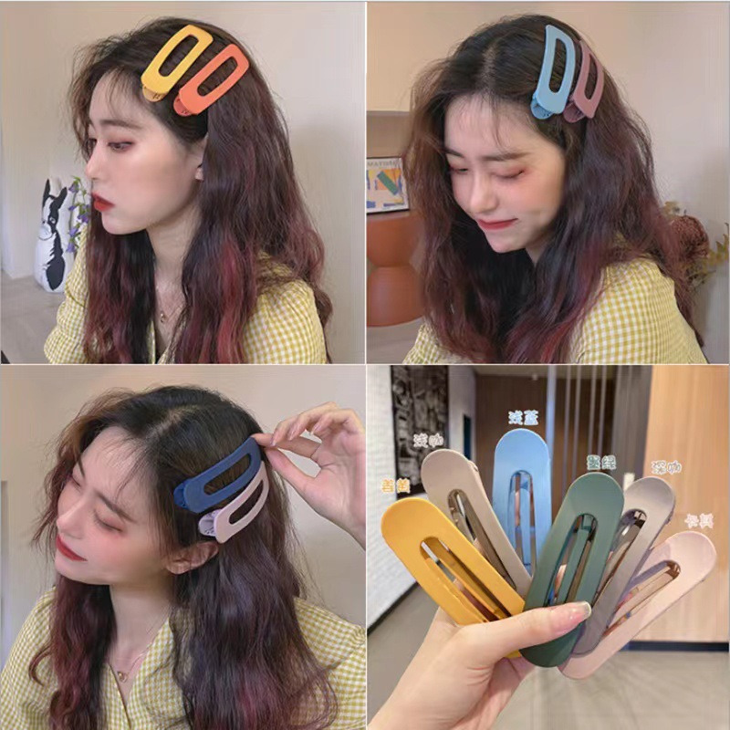 Meta hair clip main image 0