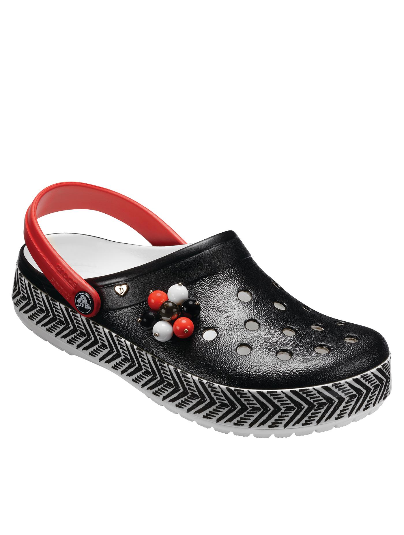 CROCS รองเท้าลำลองสำหรับผู้ใหญ่ รุ่น Drew x Crocs CB Clog Trib ไซส์ M5/W7 สีดำ-ขาว