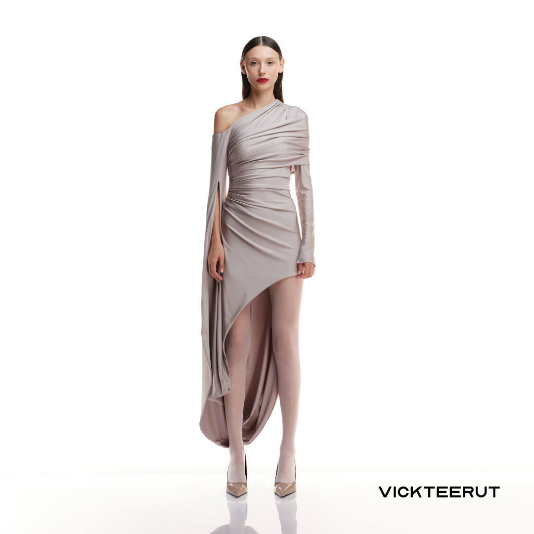 VICKTEERUT (ราคาปกติ 16,500-.) Long Sleeve Off Shoulder Drape Dress เดรสแขนยาว เปิดไหล่ จับเดรป ราคา 9,900 บาท*ส่งฟรี