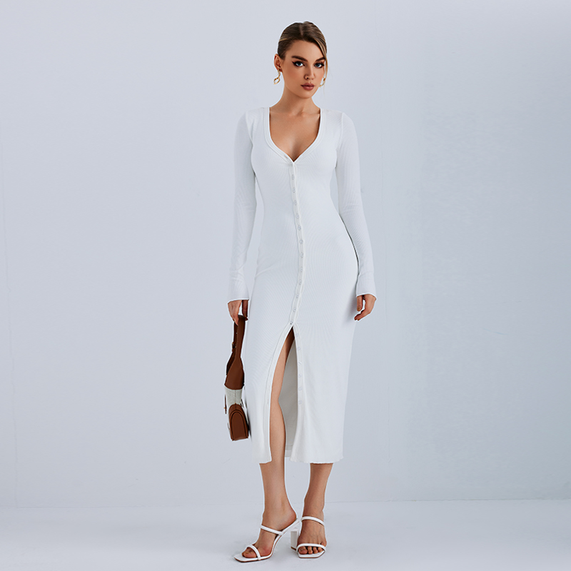 VIVISDRESS-Knit Long Dress Alluring Longเดรสยาว คอวี -Sleeved White Dress for Casual and Semi - Formal ราคา 1,499 บาท*ส่งฟรี