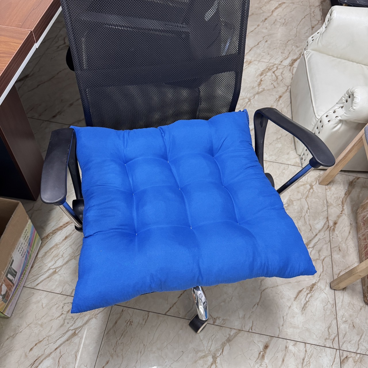 เบาะรองนั่งทรงสีเหลี่ยม40*40cm สีสันสดใส หนานุ่มนั่งสบาย ใช้พิงหลังได้ สำหรับใช้ตกแต่งบ้านได้