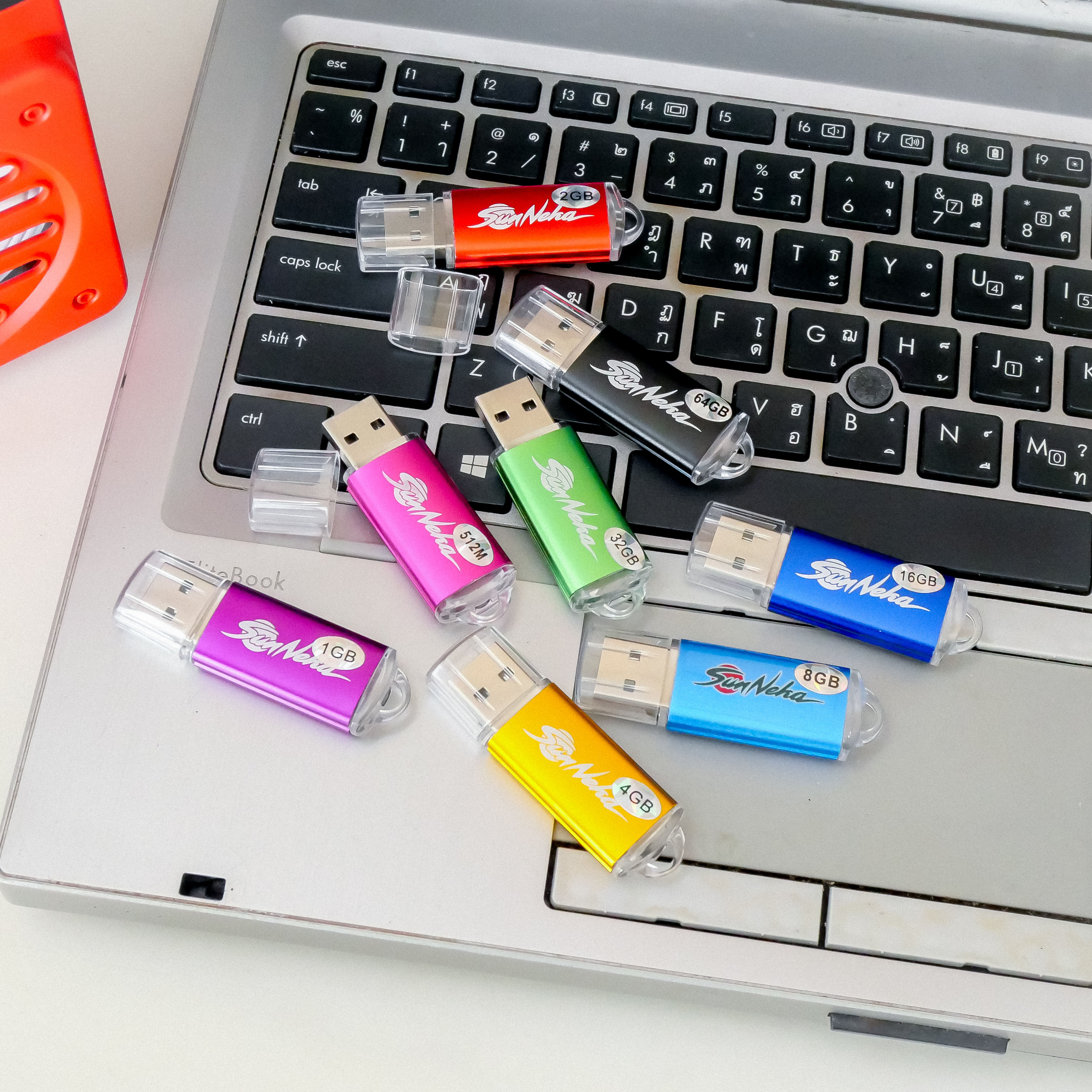 Sunneka USB 2.0 Flash Drive, Capacity 2Gb/4Gb/8Gb/32Gb/512Mb for Data Storage, There Are Many Capacities. Product Warranty, Many Colors Available.