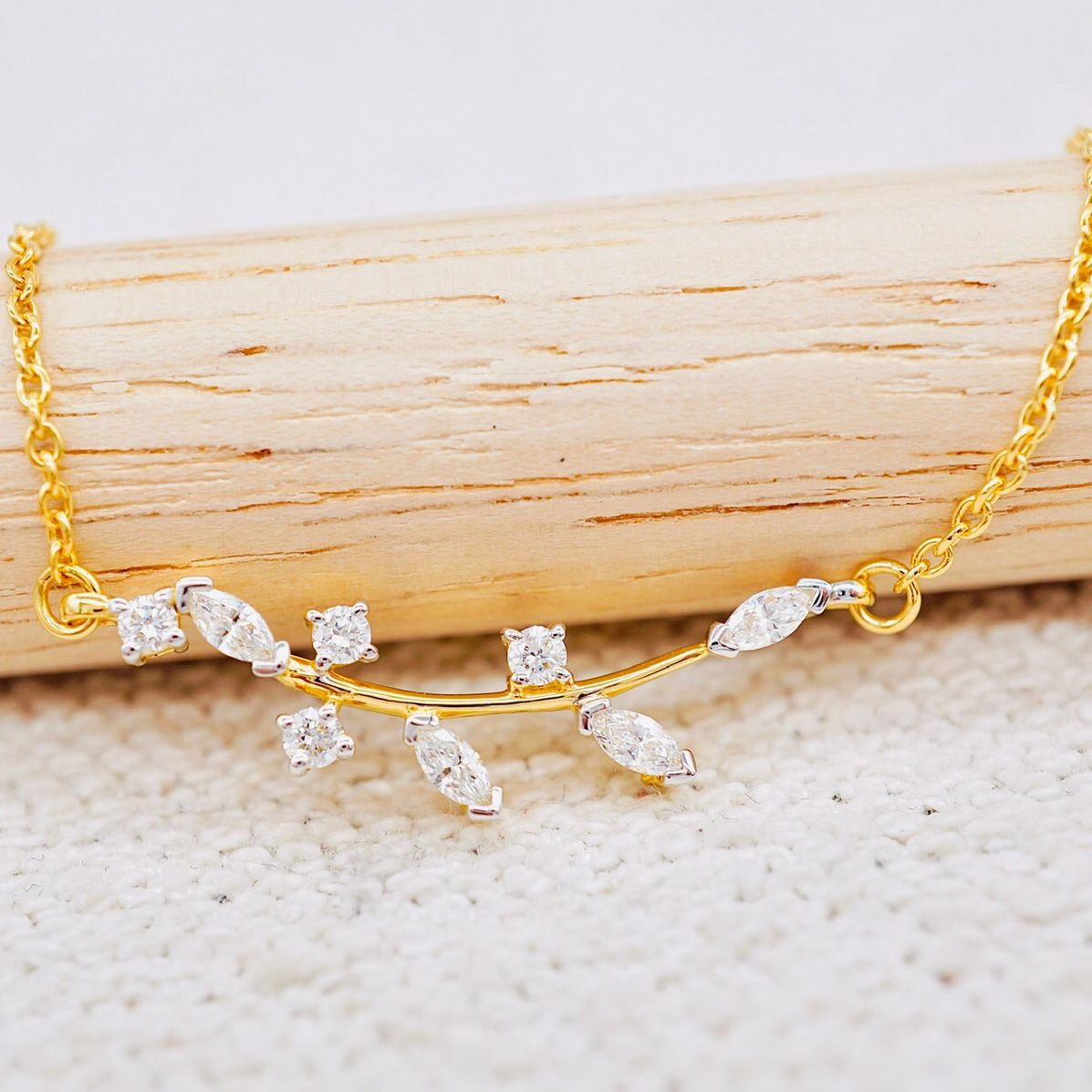 [Pcpy Jewelry] Necklace with Genuine Diamond Pendant, 100% Water-Resistant. 💎 Genuine 9K Gold (37.5% Gold) with Genuine Belgian Diamonds, Available for Sale [9Kpn188] ราคา 27,990 บาท*ส่งฟรี