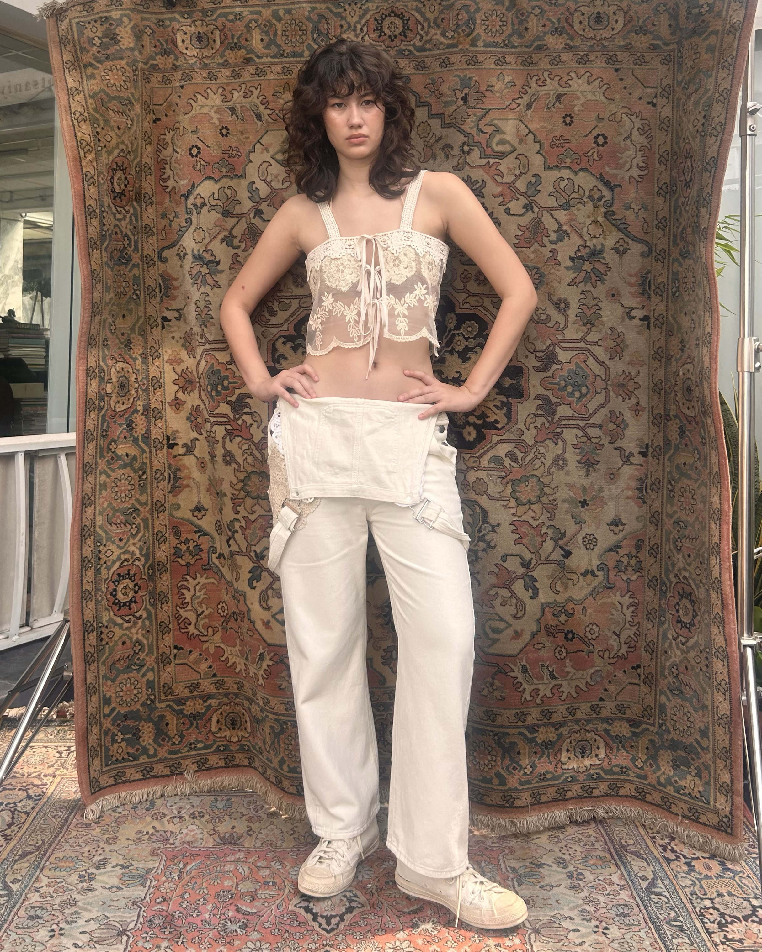 Rotsaniyom Cream Lace Front-tied Cami Top ราคา 1,524 บาท*ส่งฟรี