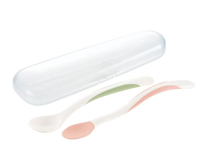 Richell Feeding Spoon Set w/ Case ราคา 260 บาท*ส่งฟรี