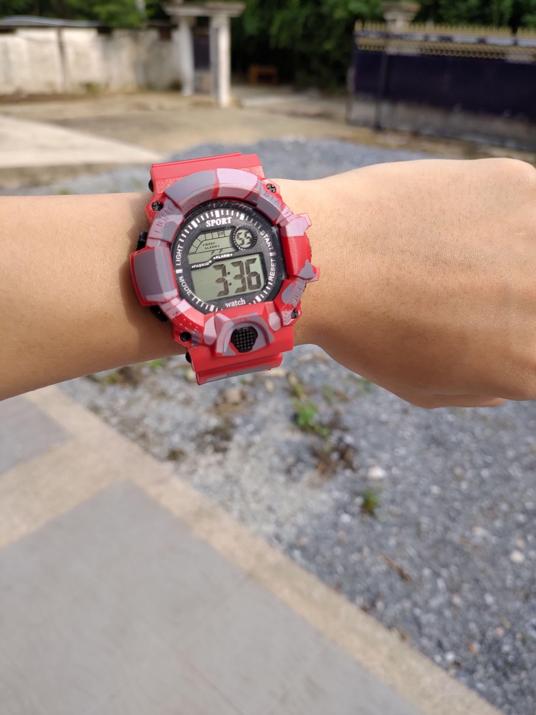 มุมมองเพิ่มเติมของสินค้า นาฬิกาข้อมือผู้หญิงและผู้ชายสไตล์สปอร์ต SK-1101 สายยาง ระบบ Digital (ลายพรางทหาร)