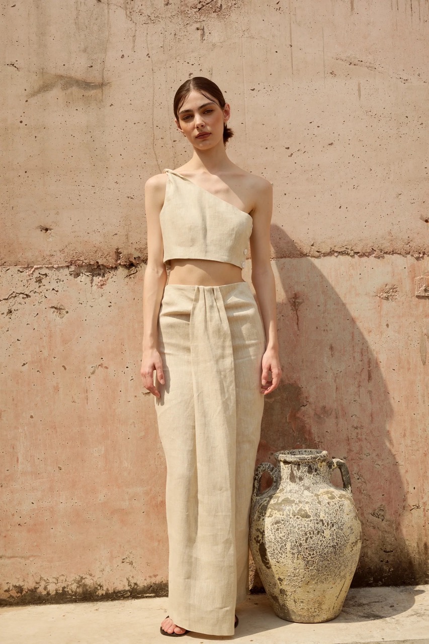 ARWA ONE-SHOULDER TOP ราคา 3,960 บาท*ส่งฟรี