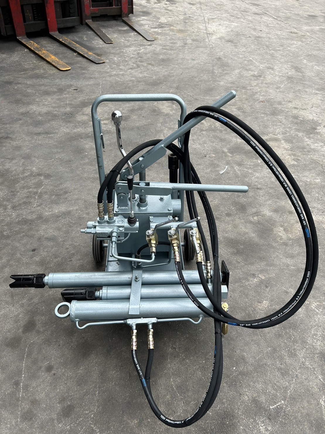 แม่แรงดึงดันคัตซี 3กระบอก ราคา 39,000 บาท*ส่งฟรี