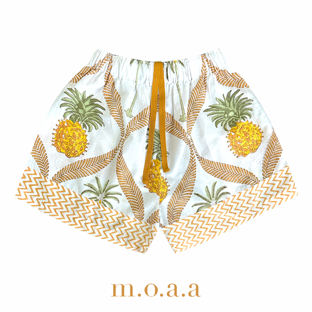 Piña Colada Shorts in Sand | Moaa Collection ราคา 990 บาท*ส่งฟรี