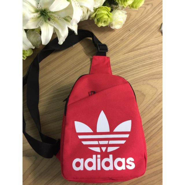 กระเป๋าสะพาย ADIDAS Linear Crossbody Shoulder Bag กระเป๋าสะพายขนาดกระทัดรัด ดีไซน์คลาสสิค ราคา 1,250 บาท*ส่งฟรี