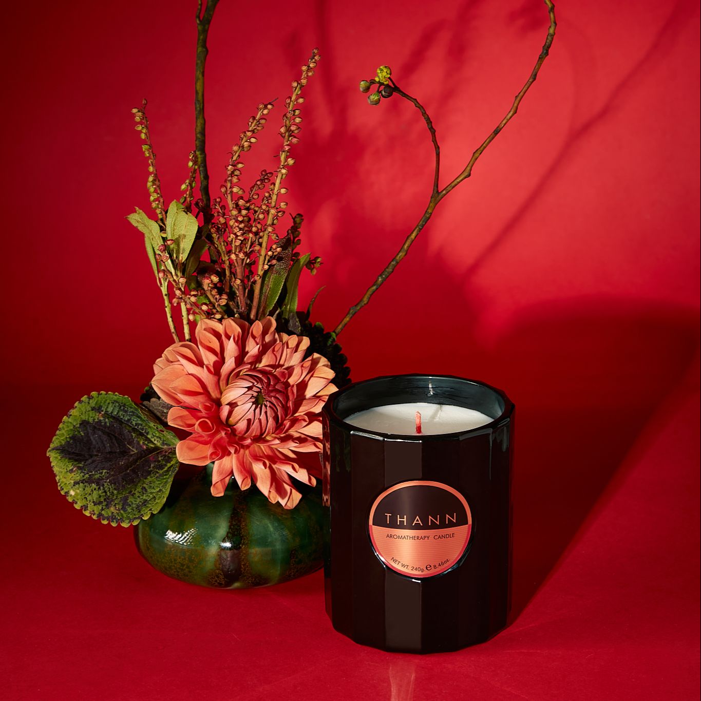Thann Aromatherapy Candle 240 G. Scented Candles Made from 100% Genuine Palm Oil. ราคา 1,800 บาท*ส่งฟรี