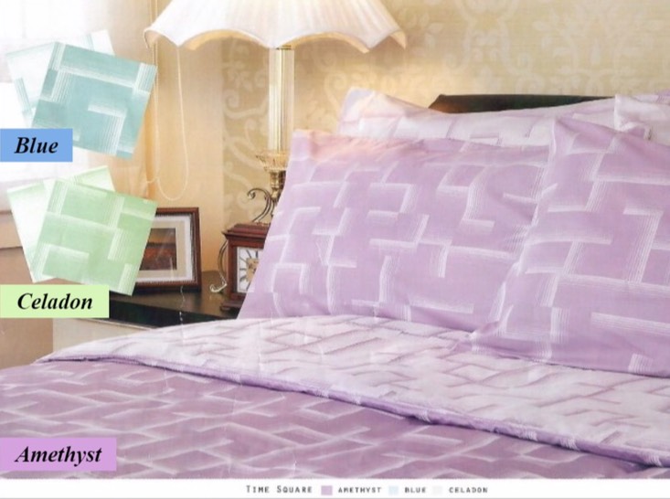 EXOTICA ปลอกผ้านวมถอดซักได้ / ผ้านวมเย็บติด ลาย Time Square สำหรับเตียง 6 ฟุต หรือ 5 ฟุต (ขนาด 100"x 90") / เตียง 3.5 ฟุต (ขนาด 70"x 90") ราคา 1,090 บาท*ส่งฟรี