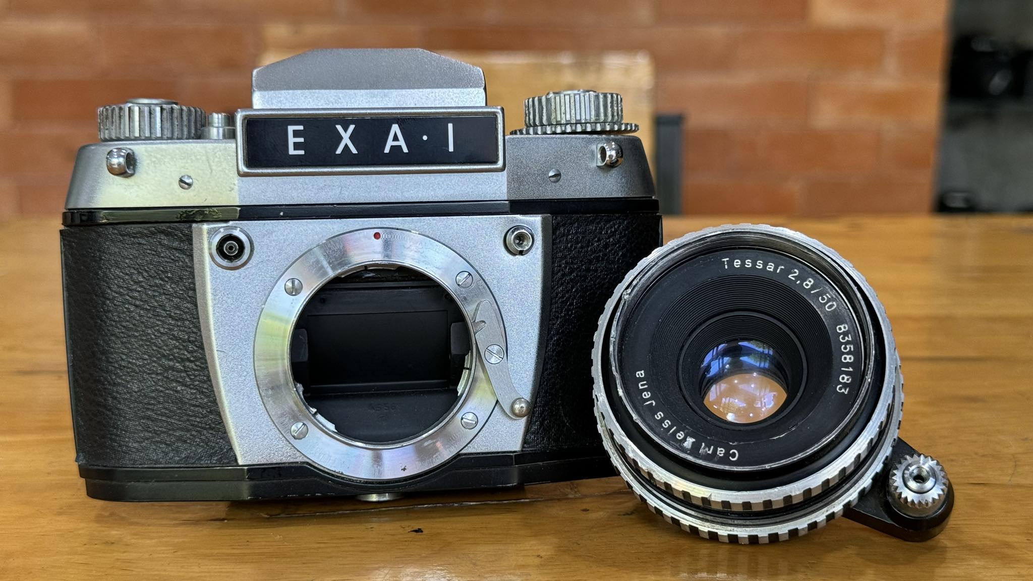 EAXKTA EXA-1 CARL ZEISS JENA DDR TESSAR 50MM.F2.8 STANDARD