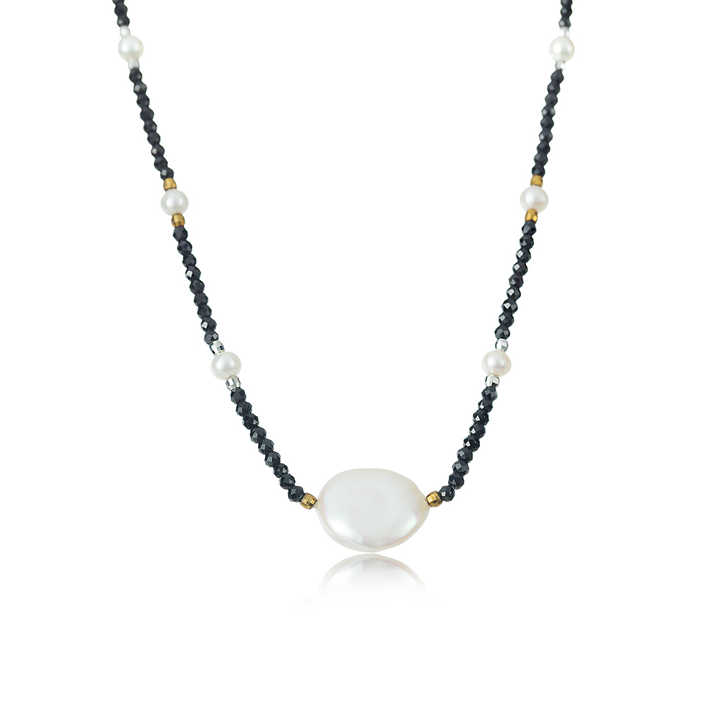 สร้อยคอมุกน้ำจืดคั่นด้วยสปิเนล ราคา 2,700 บาท*ส่งฟรี