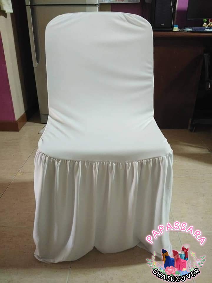 ผ้าคลุมเก้าอี้พลาสติก ผืนละ50บาท