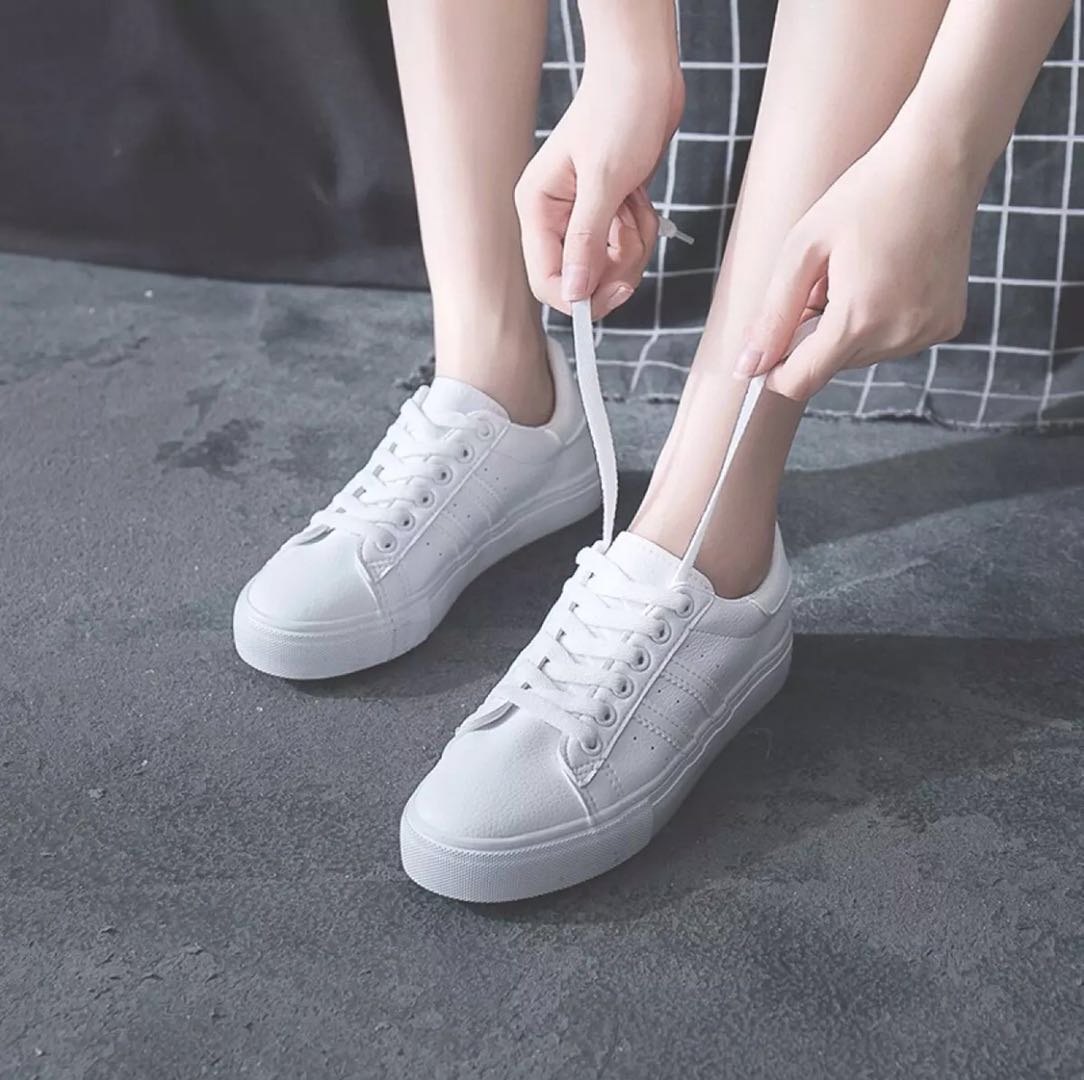 รักรองเท้าสีขาวเล็ก ๆ น้อย ๆ ในฤดูใบไม้ผลิและฤดูร้อนปี 2020นักเรียนเกาหลีใหม่รองเท้าลำลองรองเท้าผ้าใบรองเท้าผ้าใบผู้หญิง NO.161