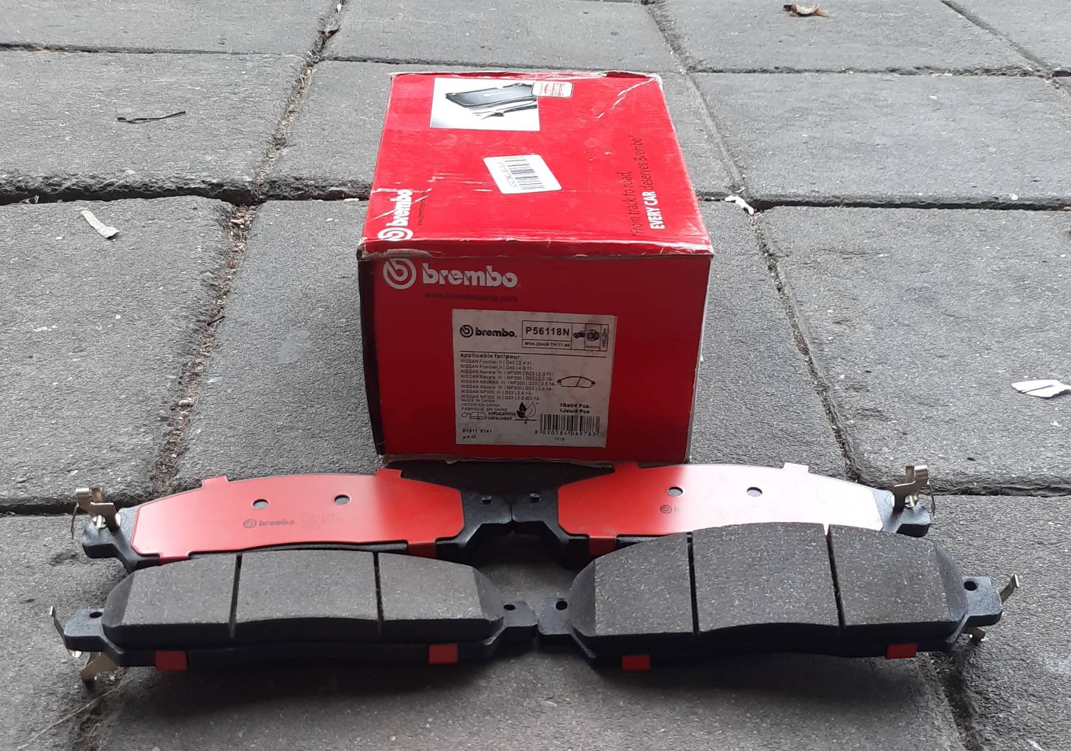 ผ้าเบรกหน้าbrembo Nissan NP300 NAVARA D23 4*2 ปี 2014-2021 รุ่นceramic ราคา 899 บาท*ส่งฟรี