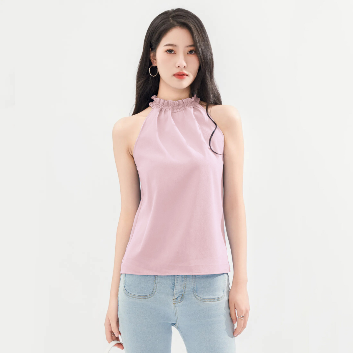 🚨Clearance🚨 Closet Crush เสื้อเบลาส์คล้องคอแขนกุดทรงเบสิค สีฟ้า สีขาว สีดำ สีเหลือง สีชมพู ราคา 50 บาท*ส่งฟรี