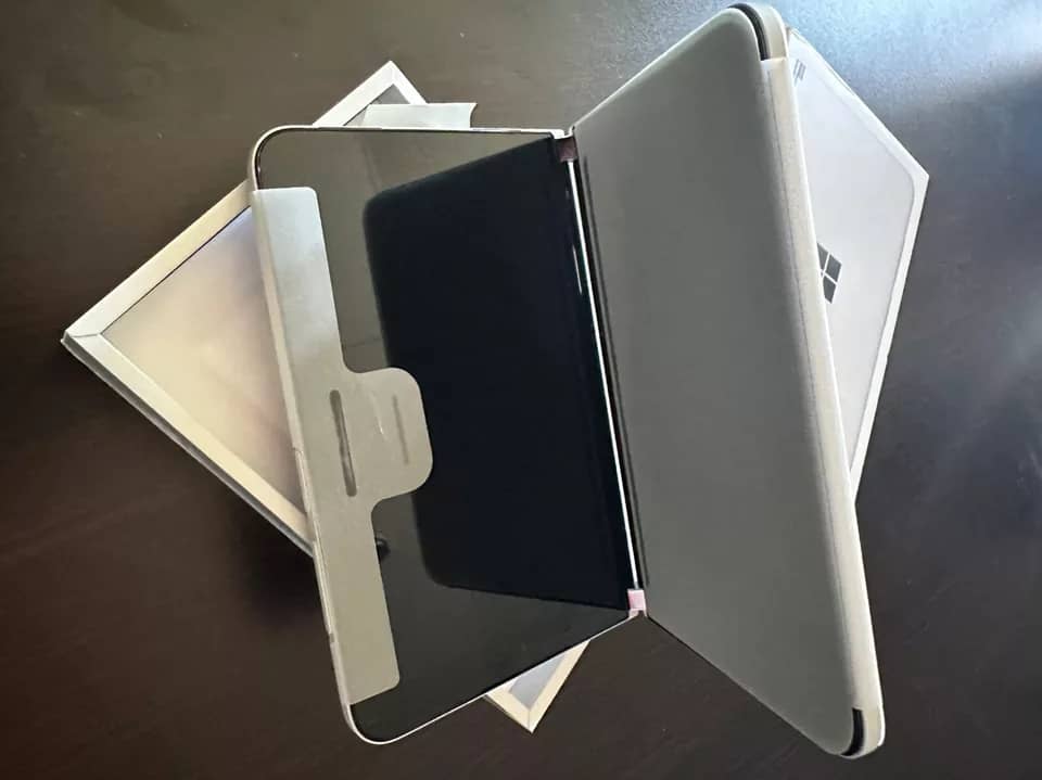 Microsoft Surface Duo 2 - All Colors 128Gb ราคา 15,500 บาท*ส่งฟรี