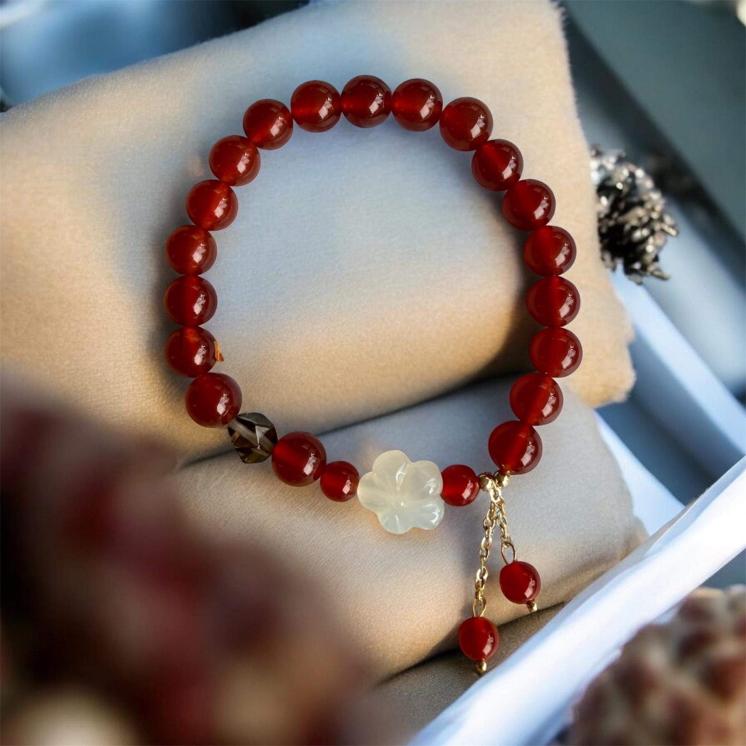 "Red Agate Bloom" Auspicious Stone Bracelet Enhances Positive Energy and Love. Red Agate, Soft and Gentle Flower Design, Code N0005.