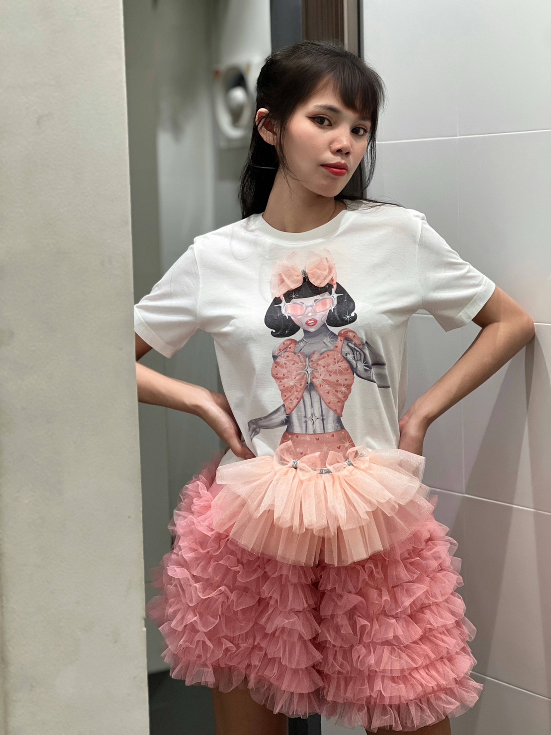 เสื้อยืดผู้หญิง เสื้อยืดโอเวอร์ไซส์ทรงสวยใส่สบาย Iconic Ruangthong T-SHIRT #20398x เสื้อยืดทองหุ่นยนต์พิมพ์กุหลาบทองนัวเนียเสื้อสงกรานต์แฟชั่นผู้หญิงเสื้อเสื้อทำงานเสื้อยืดเอวสูง SH