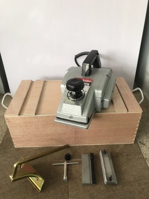 MAKITA กบไฟฟ้า 5-3/8