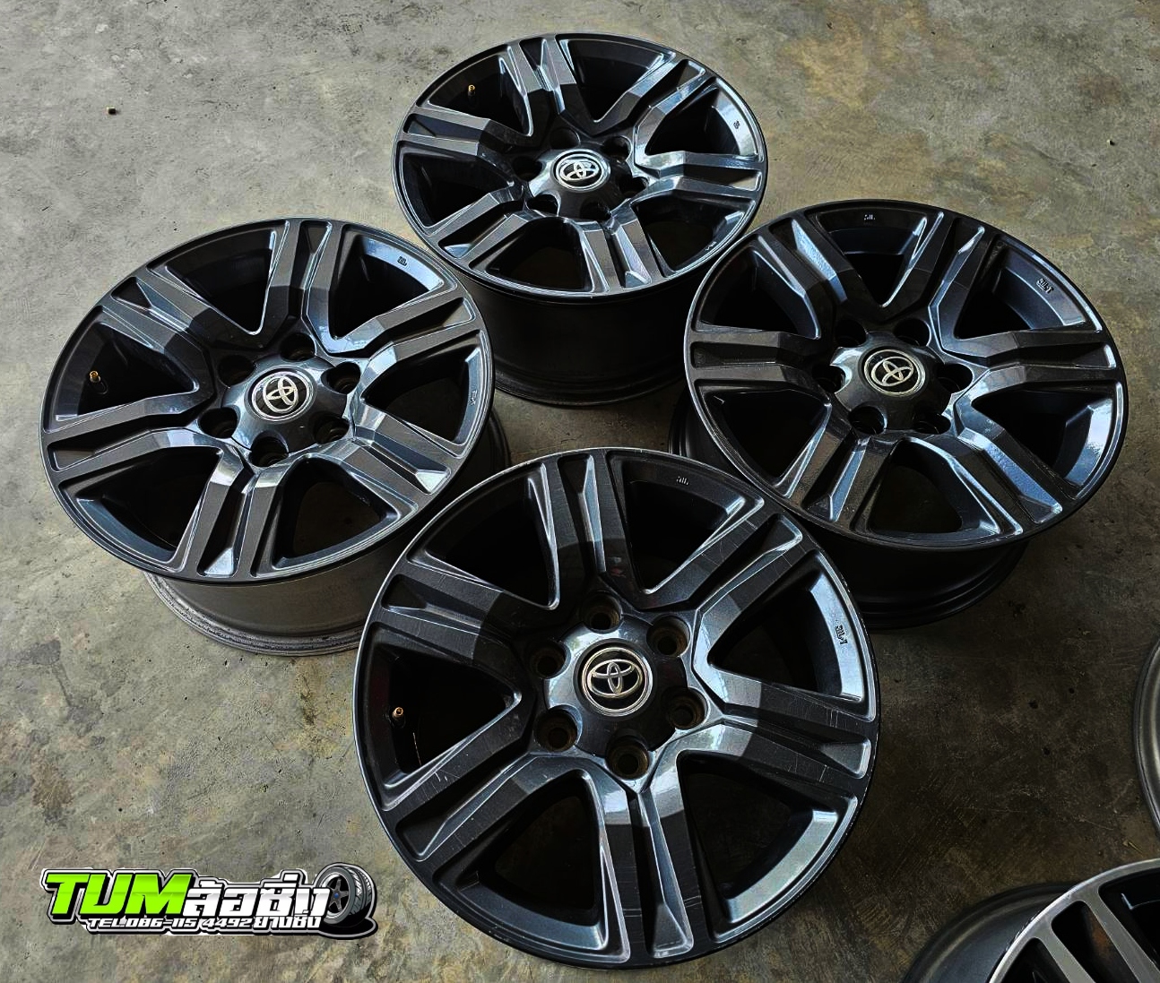 ล้อแม็กซ์ Toyota Hilux Revo Prerunner & 4×4 ปี 2020 ขอบ 17 แท้ถอด (ผ่านการใช้งาน) ราคาต่อ 1 ล้อ ซื้อแยกวงได้ ราคา 2,799 บาท*ส่งฟรี