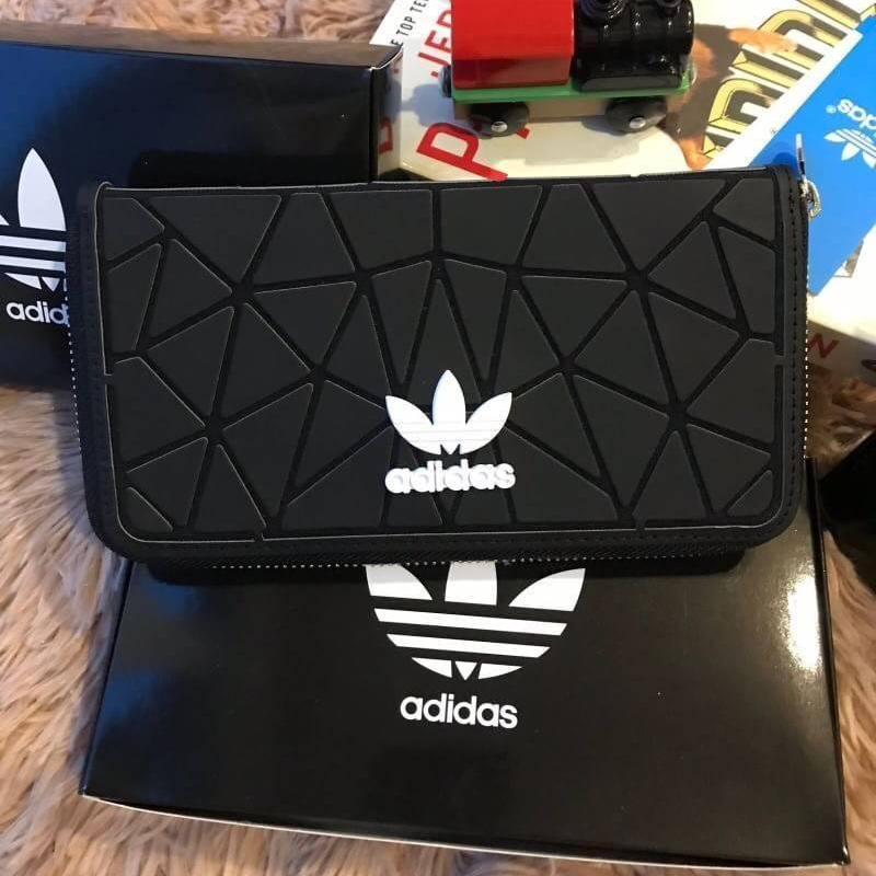 กระเป๋าสตางค์ ADIDAS 3D Long wallet สไตล์สปอรต์ รุ่นunisex ดีไซน์สุดฮิตสไตล์ ISSEY MIYAKE ราคา 1,250 บาท*ส่งฟรี