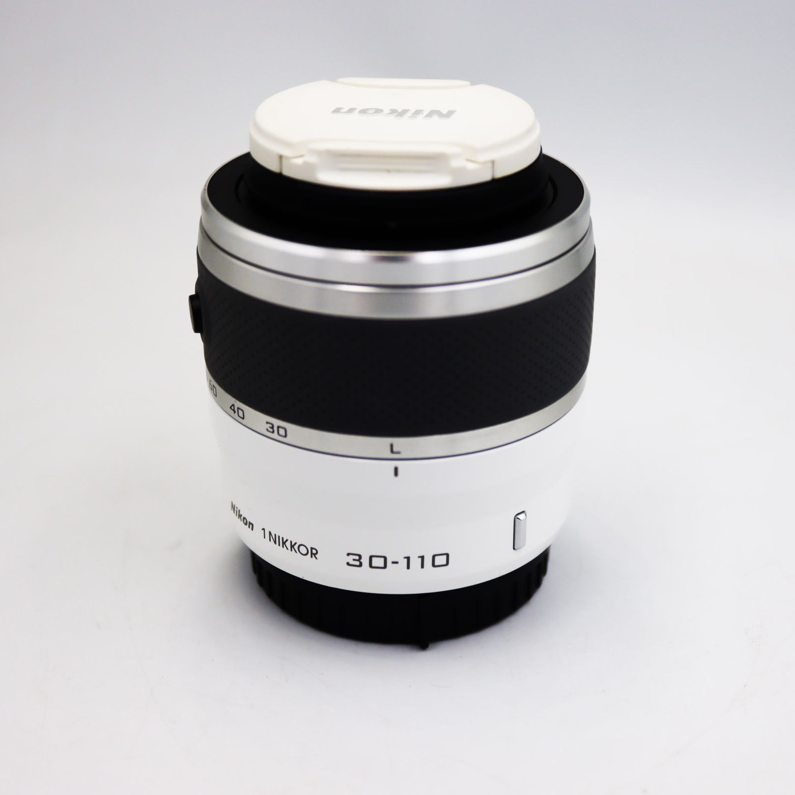 Nikon 1 Nikkor 30-110mm f/3.8-5.6 VR IF ED AF Lens - White 81-297mm eq., F3.8-5.6 Stunning portrait with soft focus background effects Equipped with Vibration Reduction (VR II) ideal for portraits, landscapes, sports and action shots, 3.6x zoom, used ราคา 4,490 บาท*ส่งฟรี