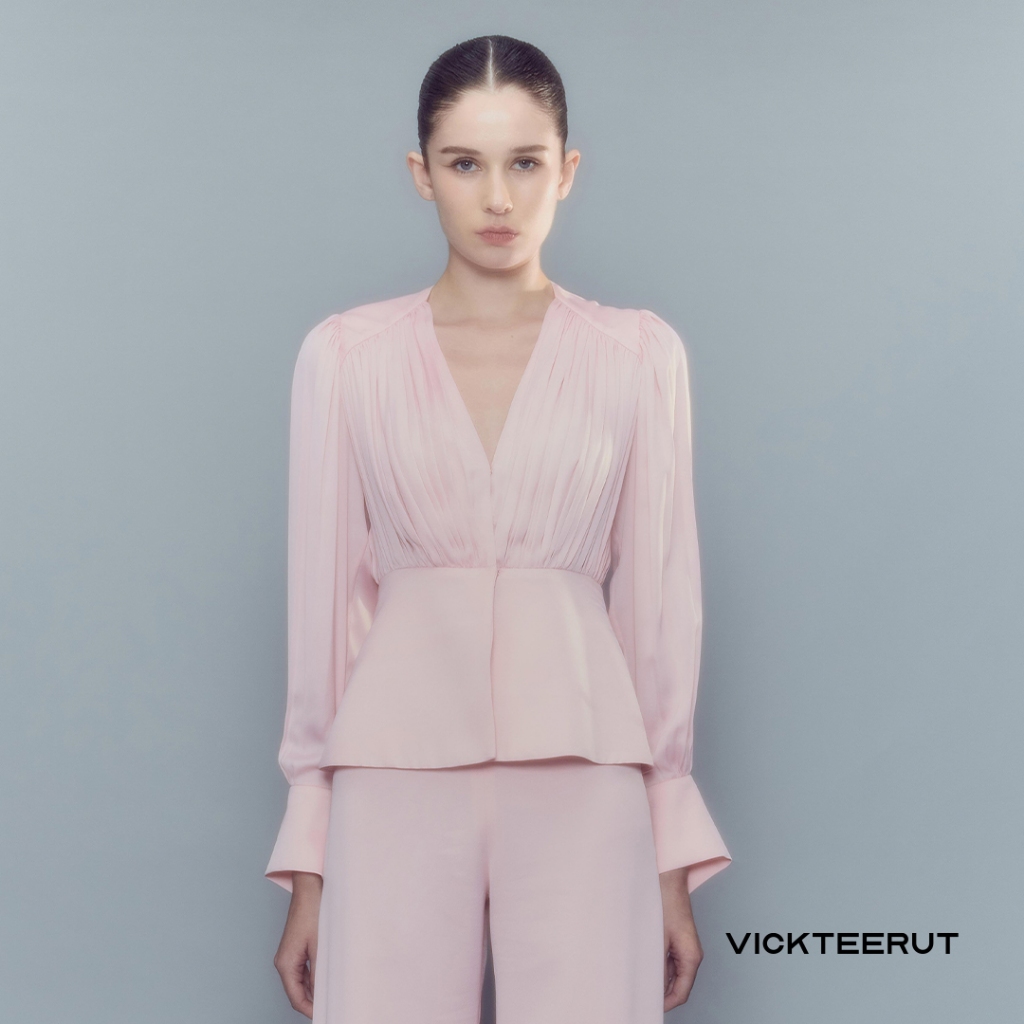 VICKTEERUT (ราคาปกติ 8,350-.) Long Sleeve Drape Blouse เสื้อแขนยาว จับเดรป ราคา 3,757 บาท*ส่งฟรี